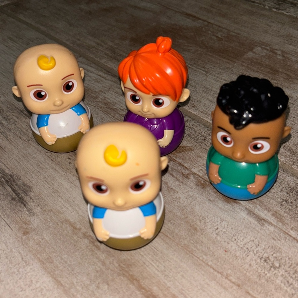 Cocomelon Weeble Wooble Toy Set